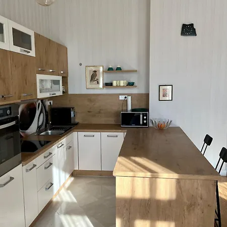 Appartement Elegant In The Center Of Keszthely